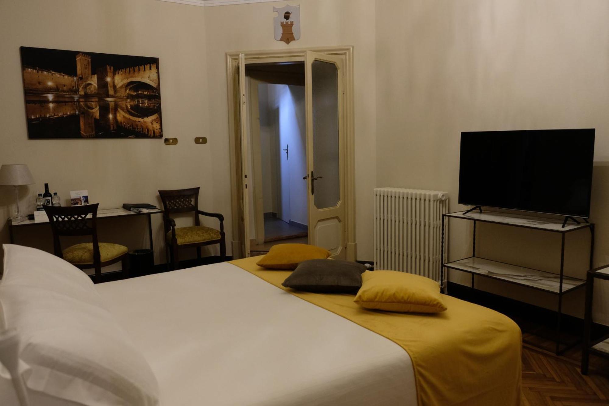 Palazzo Negri Apartment *